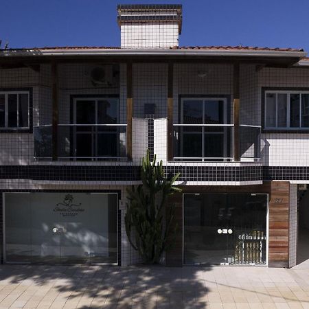 Residencial Adolfo - Mestre Naro Bombinhas Exterior photo